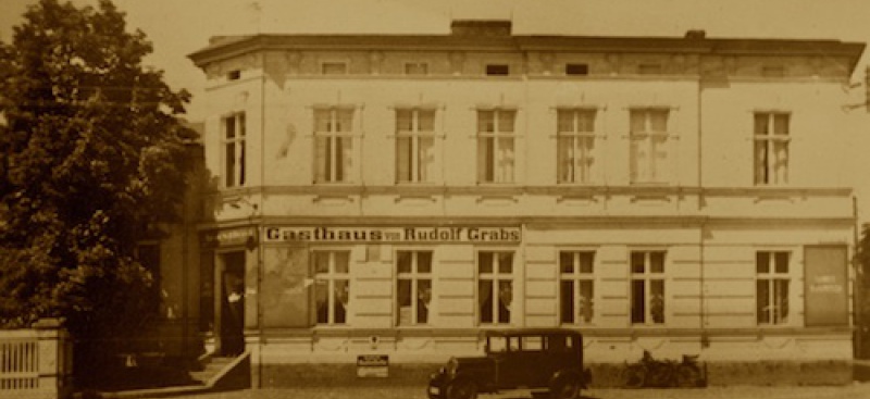 um 1940